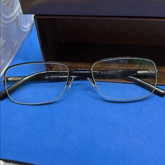 Gucci Black and Silver Frame Glass frames - Picture 3 of 3